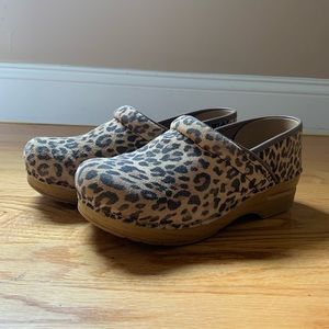Dansko Professional Clog 39 Leopard Print